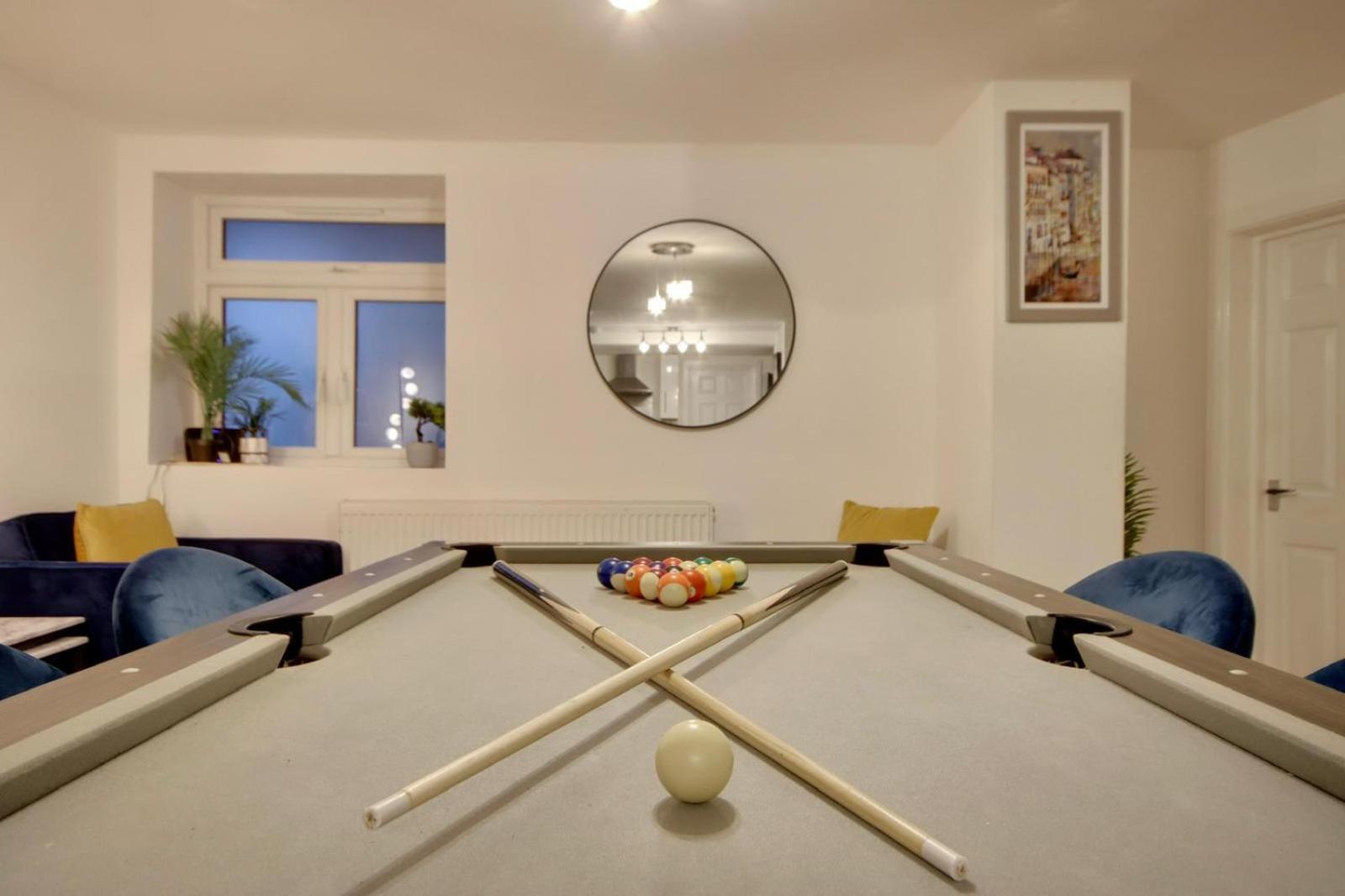 Southsea Getaway Apartment With Pool Table And Hot Tub ポーツマス エクステリア 写真