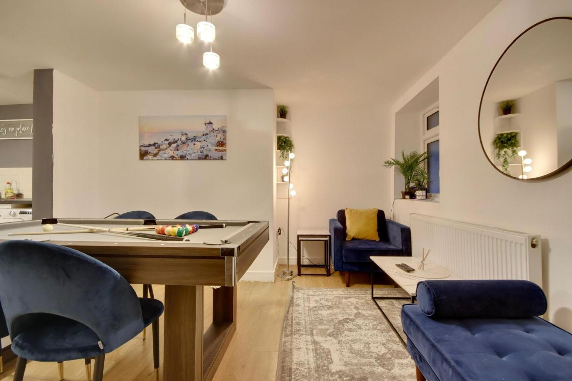 Southsea Getaway Apartment With Pool Table And Hot Tub ポーツマス エクステリア 写真