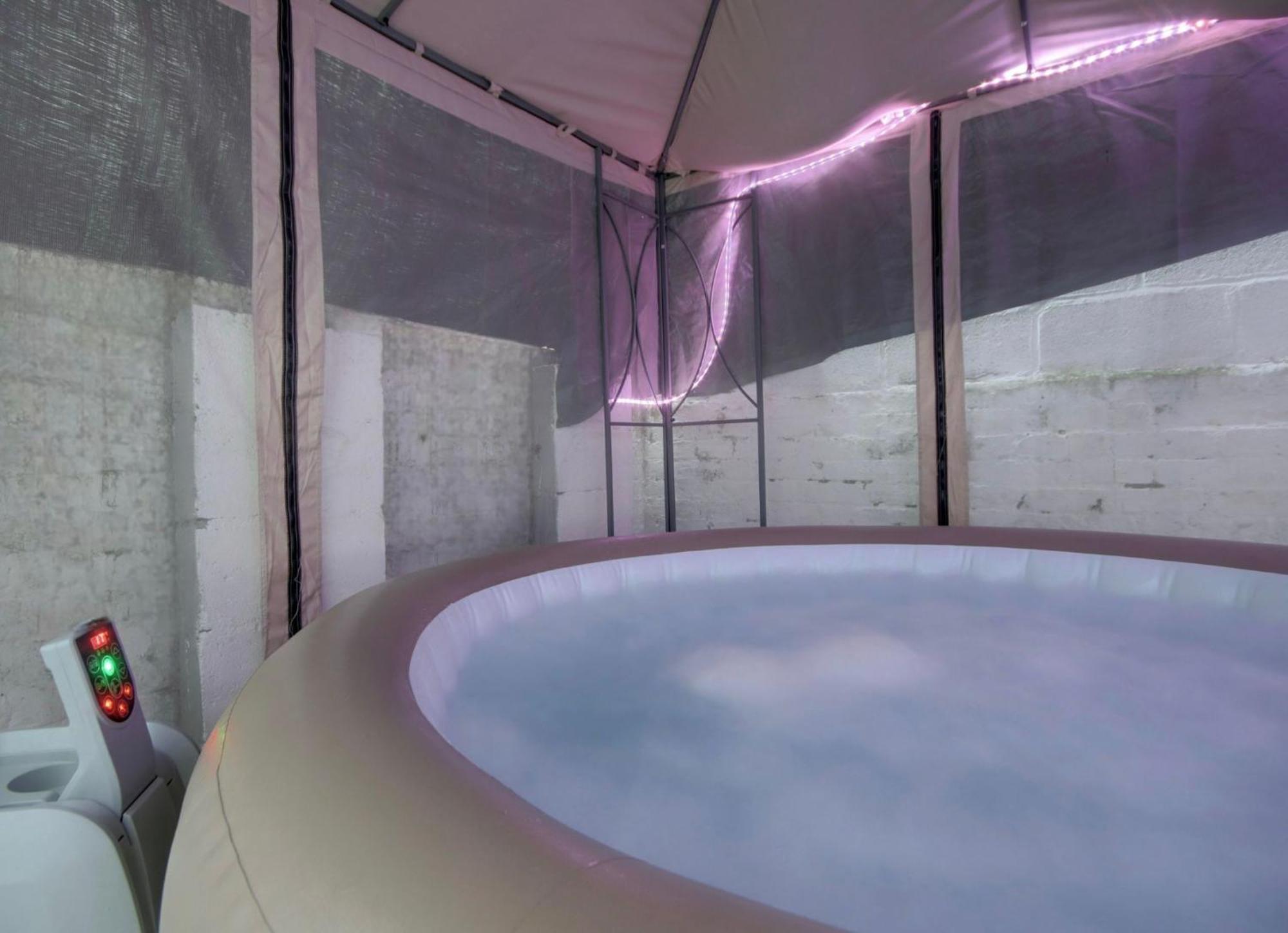 Southsea Getaway Apartment With Pool Table And Hot Tub ポーツマス エクステリア 写真
