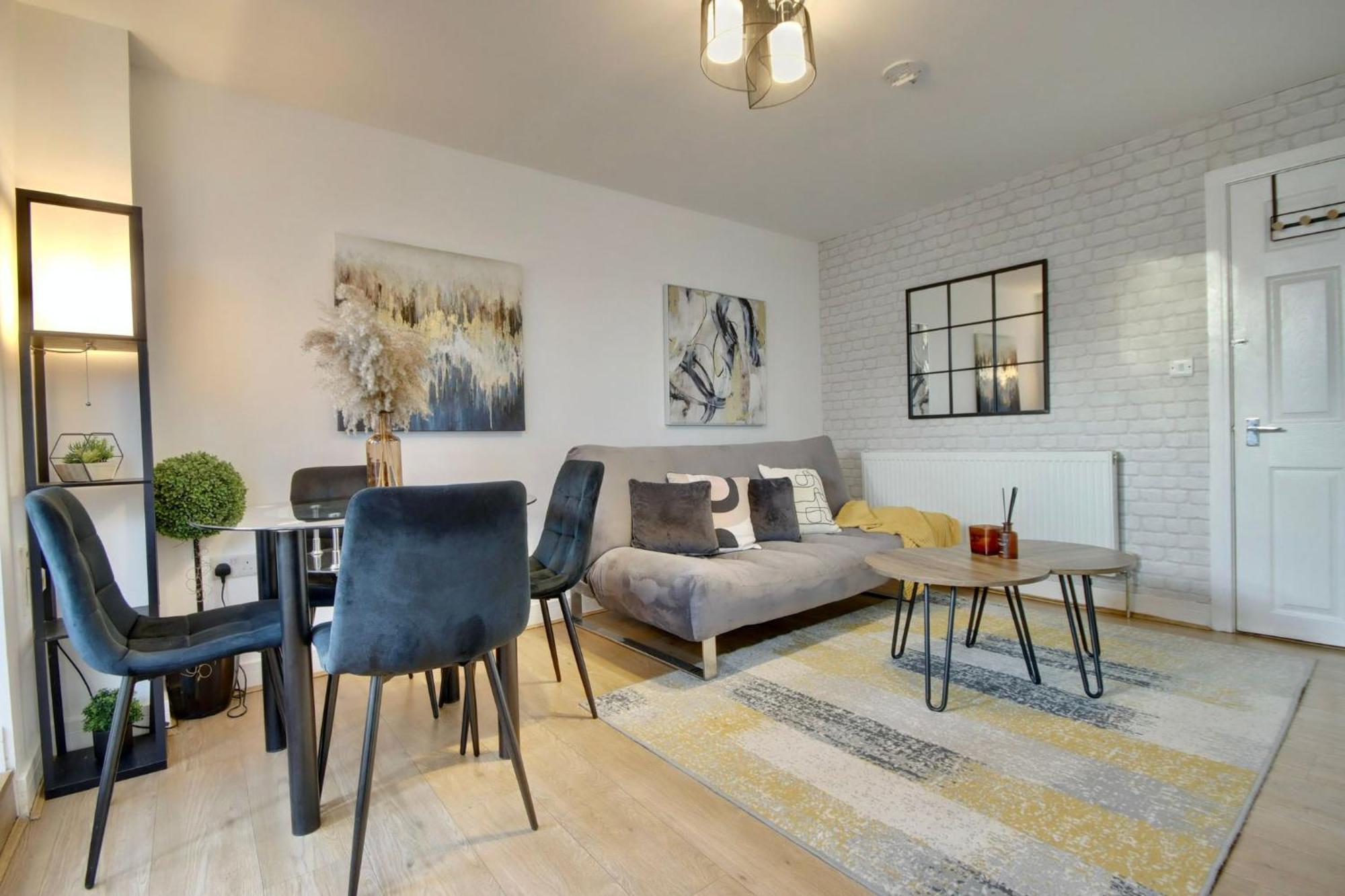 Southsea Getaway Apartment With Pool Table And Hot Tub ポーツマス エクステリア 写真