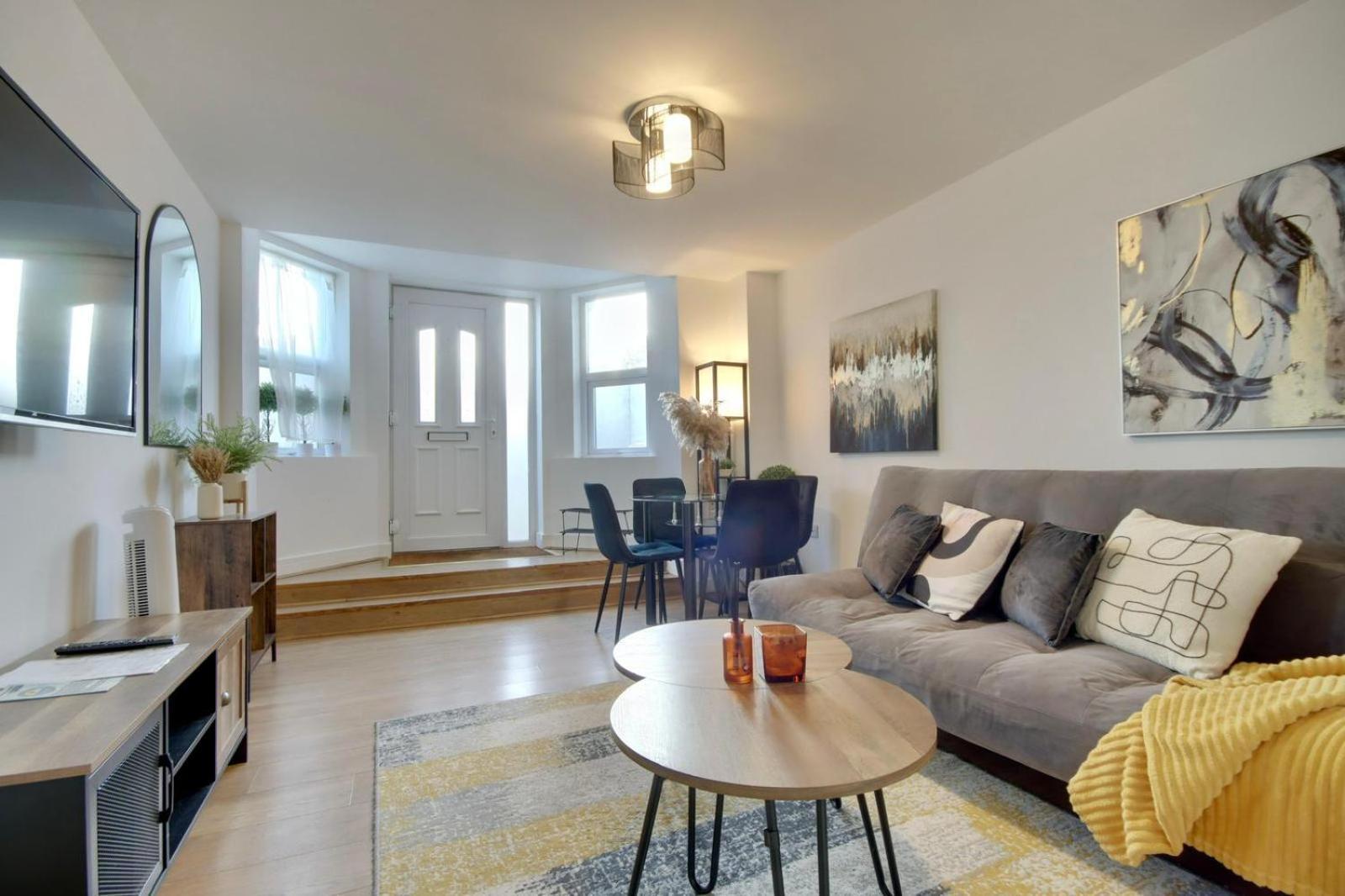 Southsea Getaway Apartment With Pool Table And Hot Tub ポーツマス エクステリア 写真