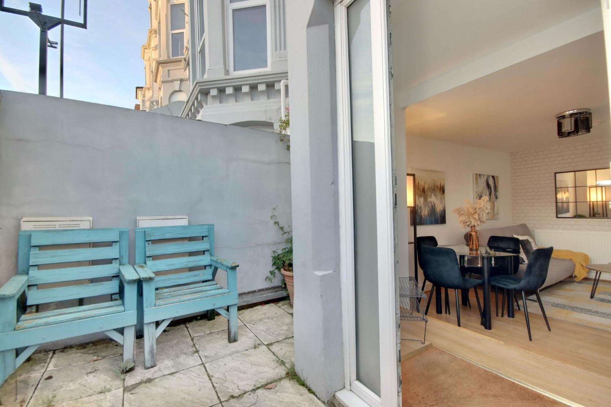Southsea Getaway Apartment With Pool Table And Hot Tub ポーツマス エクステリア 写真